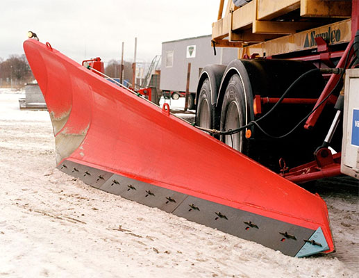 Snow plough shear blade with extended service life