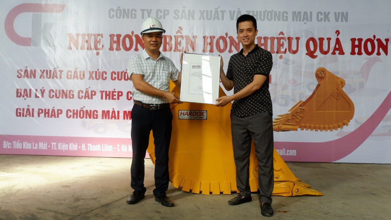 Nhà sản xuất Gầu Đầu tiên tại Việt Nam - Công ty Cổ phần Sản xuất và Thương mại CK Tham gia Chương trình Hardox® In My Body