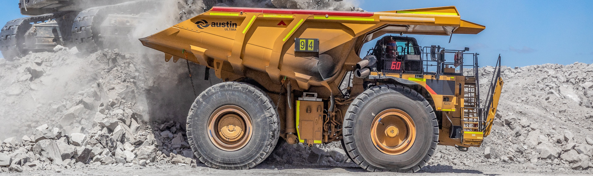 Austin社の超大型掘削トラック、Hardox® 500 Tufで25%の軽量化を実現