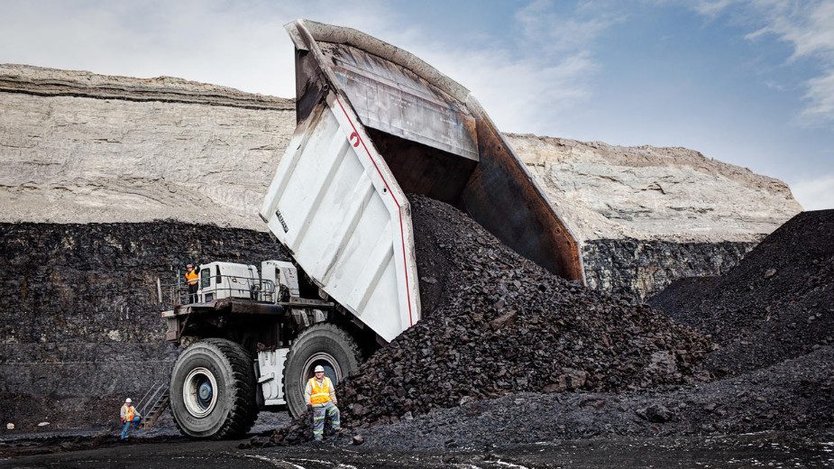Самосвал T282C Flow Control Body компании Austin (Westech) на угольной шахте Северная Антилопа Рошель компании Peabody. Эта шахта расположена в округе Паудер-Ривер штата Вайоминг (США). По запасам угля она считается крупнейшей в мире.