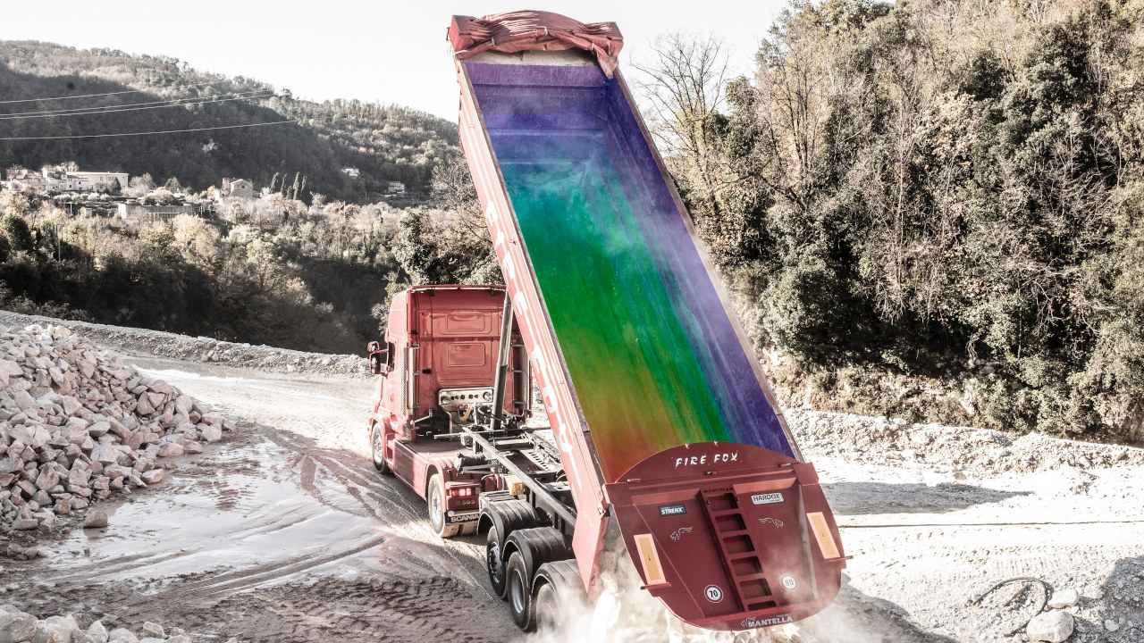 A multi-colored tipper body showing the different stress levels caused by sliding wear inside the body