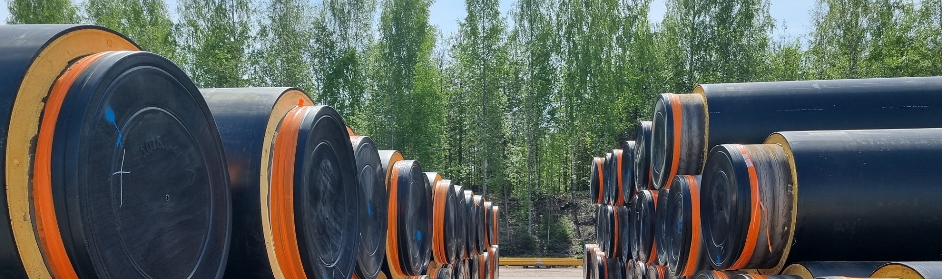 higher strength steel in district heating pipeline core tubes