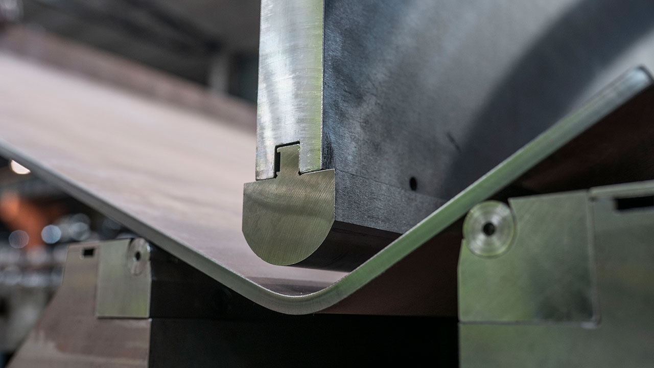 Steel processing - bending of plate