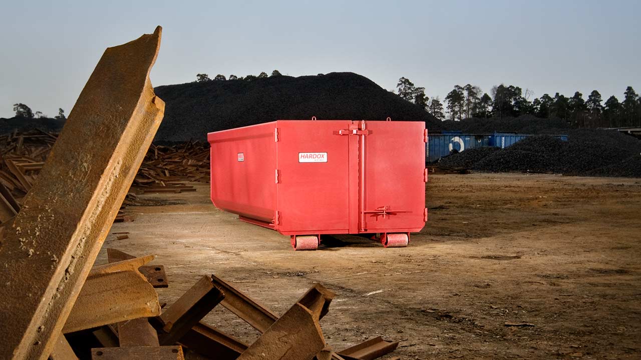 Roter Container aus Hardox
